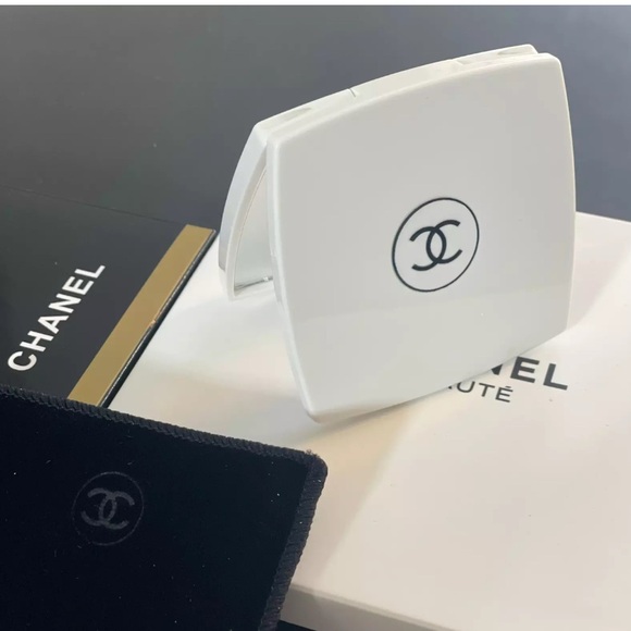 AUTHENTIC Chanel Compact Pocket Mirror Duo Double Facette HD. - Picture 1 of 3